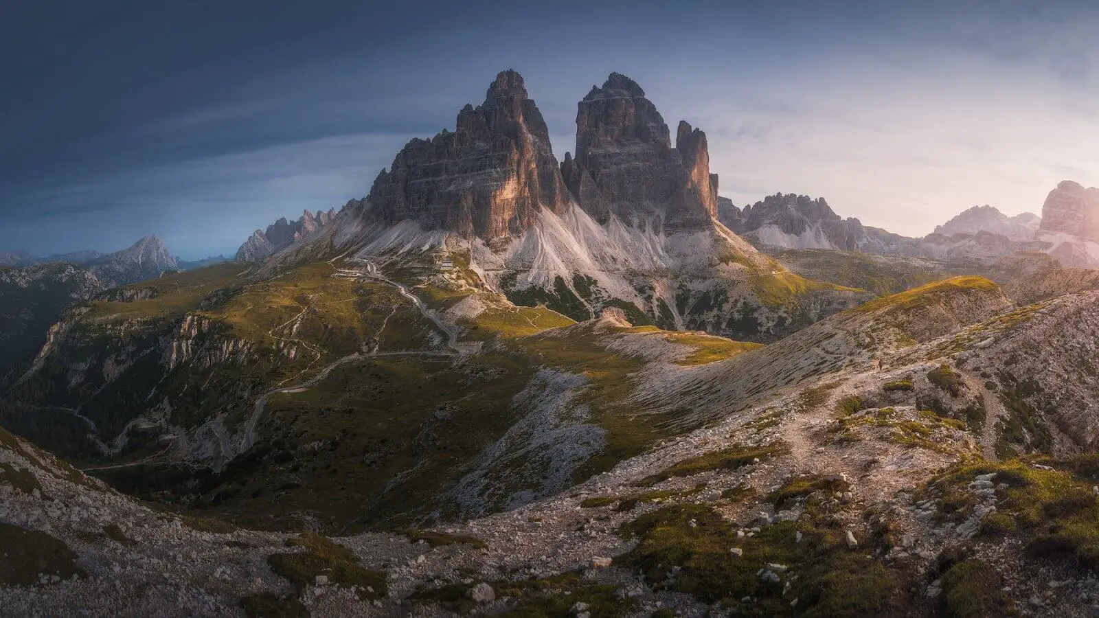 Best Hiking Trails in the dolomites Italy